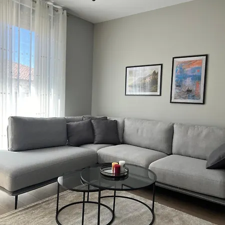 Alma Rose 4 Apartment *